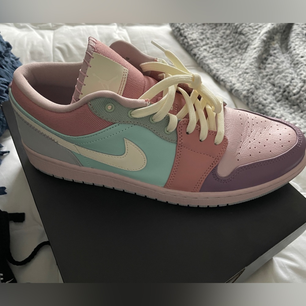 Jordan 1 Low Easter Pastel(never worn)